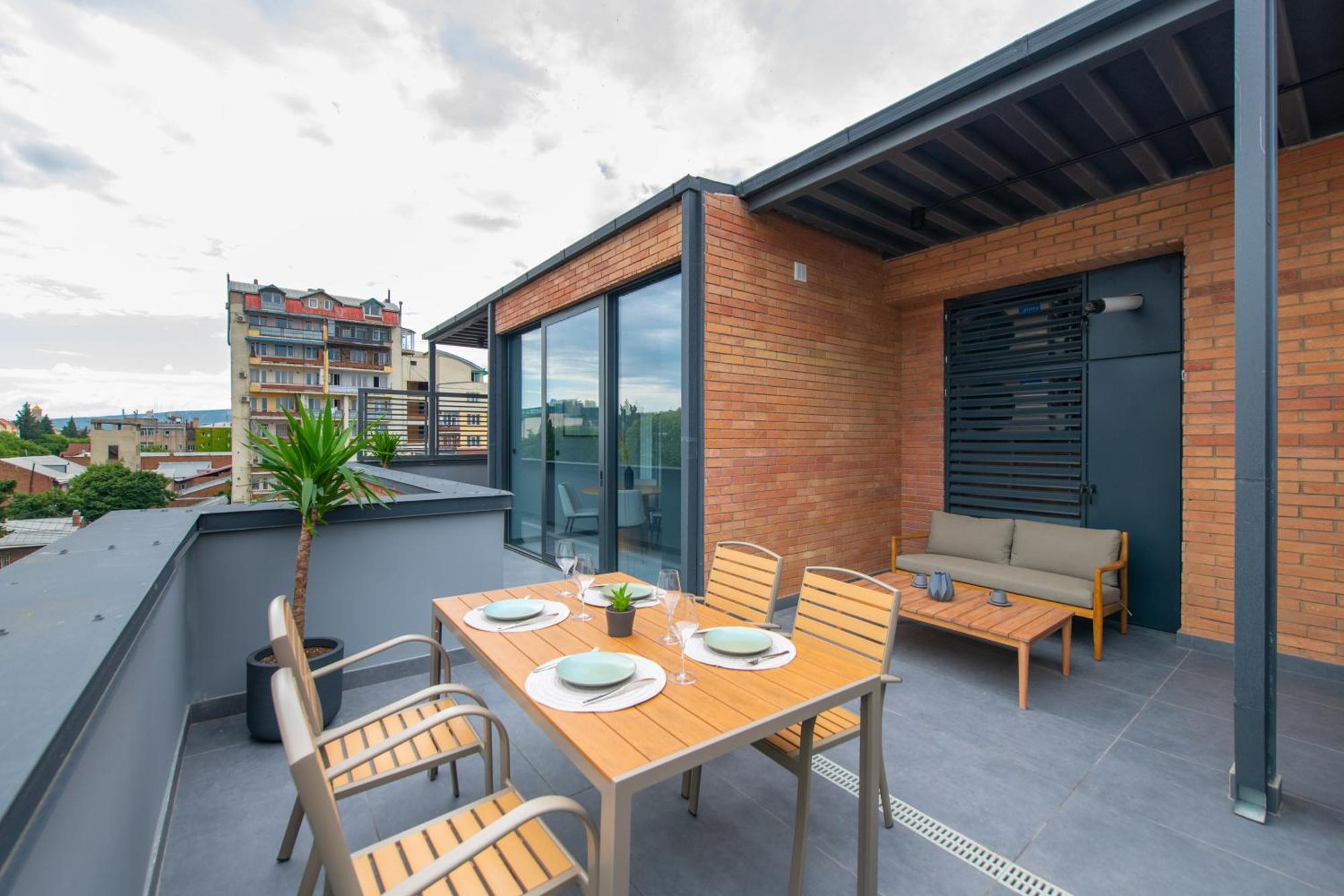 Qstay Gratus Tbilisi Exterior foto